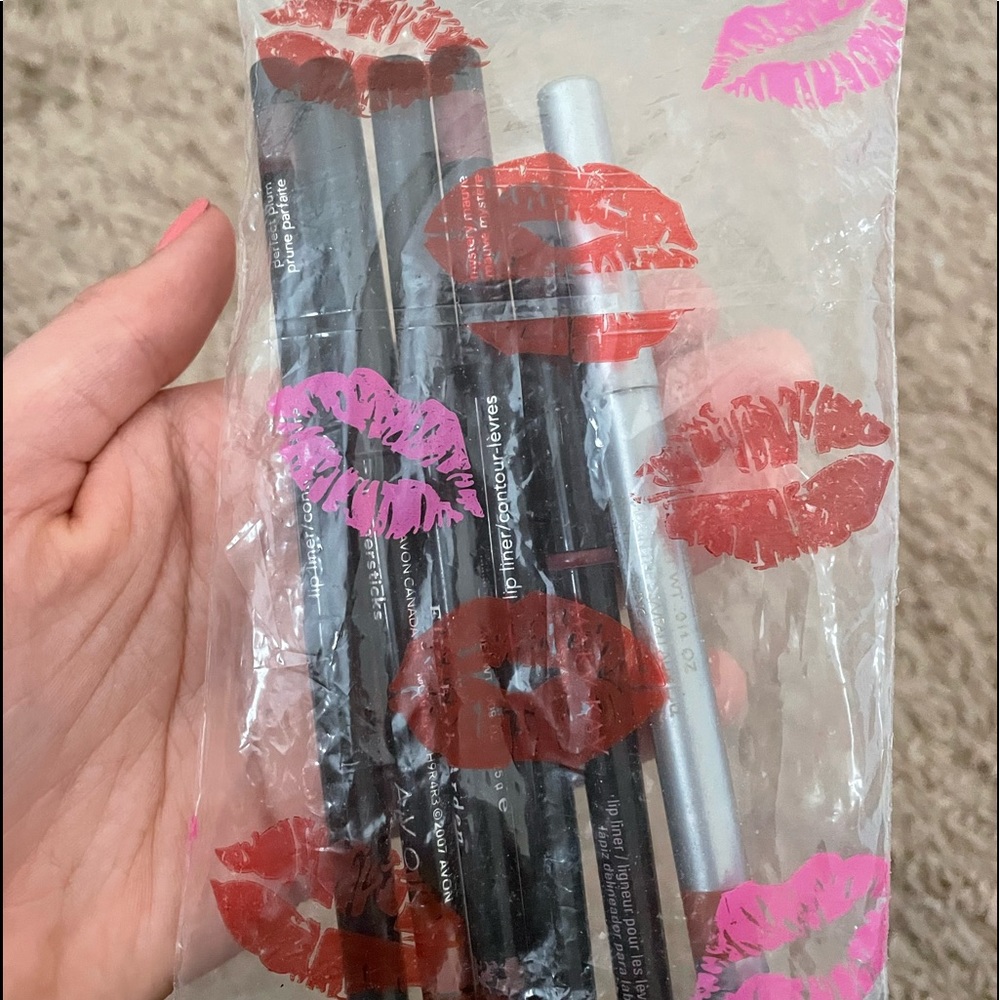5 Lipliners (can be sold separately)